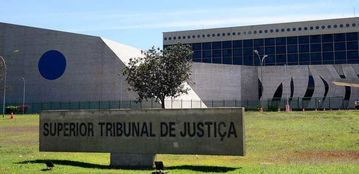 É possível ajuizar ação declaratória de relação avoenga mesmo que o pai falecido tenha outra filiação registral