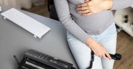 Grávida impedida de trabalhar em home office durante a pandemia será indenizada em Minas Gerais