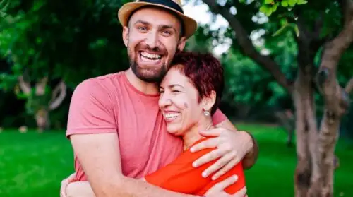 como trata a própria mãe