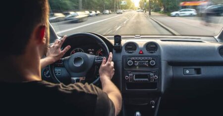 Carro doado pela mãe a um filho e omitido de inventário será bloqueado