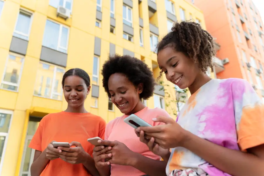 crianças e adolescentes na internet