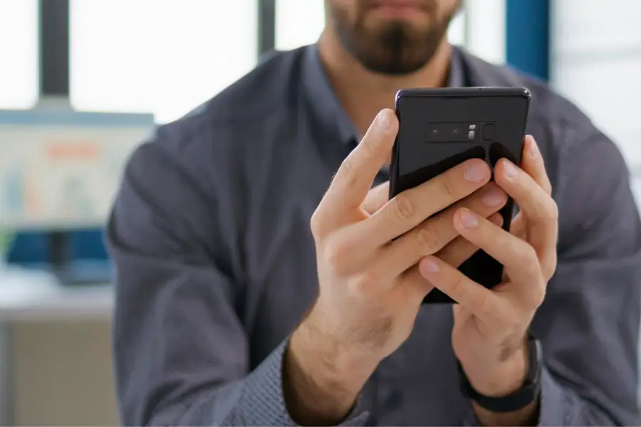 homem é condenado por stalking