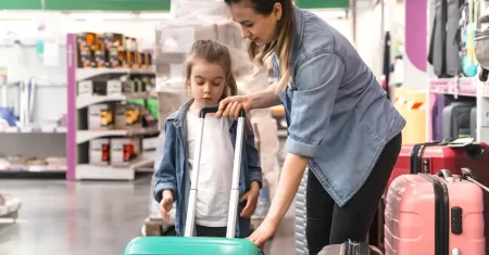 Mãe descumpre ordem judicial, e juiz inverte guarda de criança em Goiás