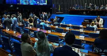 Comissão do Senado pode votar proposta que permite dupla maternidade e dupla parentalidade