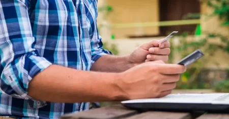 Homem que ofendeu ex-namorada por comprovantes de Pix é condenado a indenizar